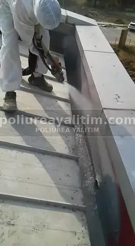 Çatı Poliürea Yalıtımı – Metal Oluk Poliürea Kaplama uygulama görseli