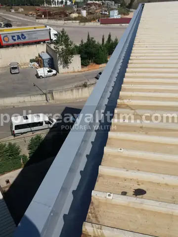 Su Tahliye Kanalı Yalıtımı Çatı Poliürea Yalıtımı – Su Tahliye Kanalı Yalıtımı gerçek proje görseli