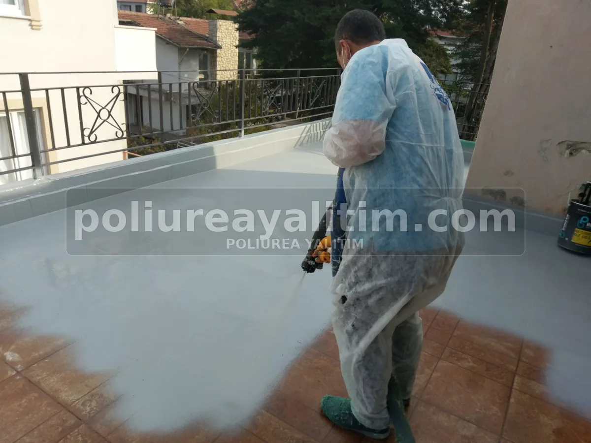 Poliürea UV Dayanımı ve Son Kat Seçimi
